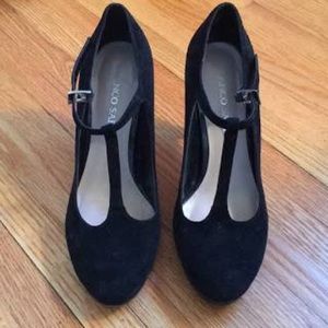 Franco Sarto Black T-Strap Pumps